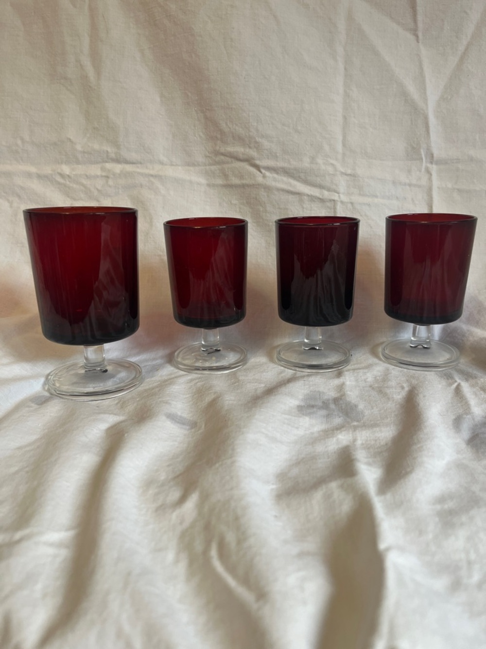 4 Luminarc Ruby Red Wine Goblets